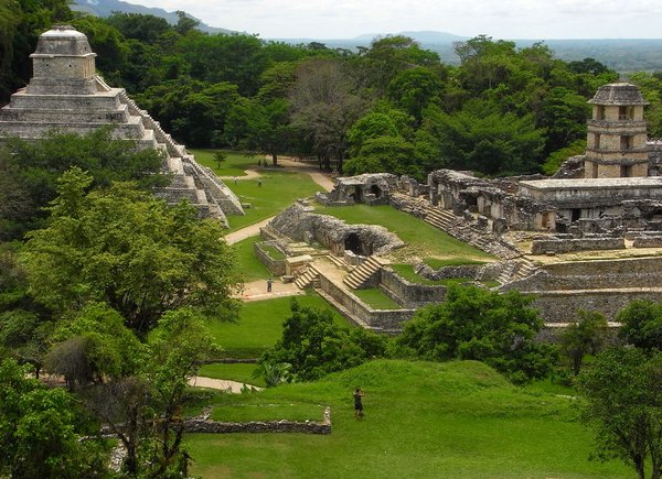 Ruinen von Bauten der Mayas in Palenque