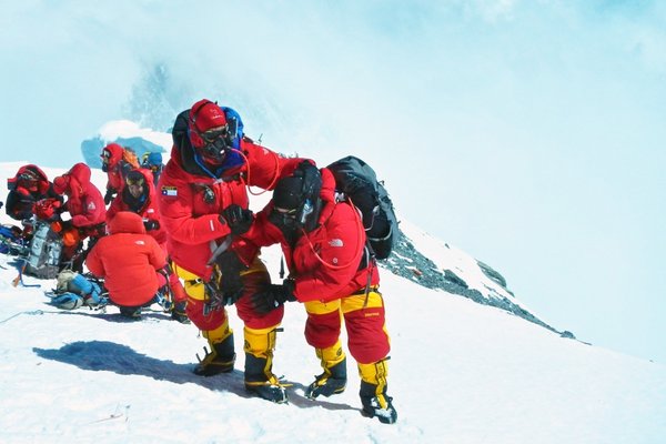 Aufstieg mit Sauerstoffgerät auf den Mount Everest